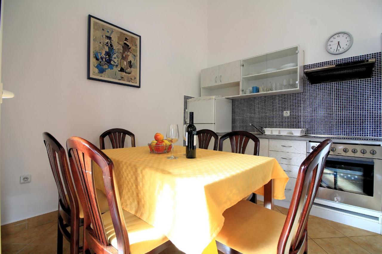 Apartman Maja Pjescana Pjescana Uvala Esterno foto