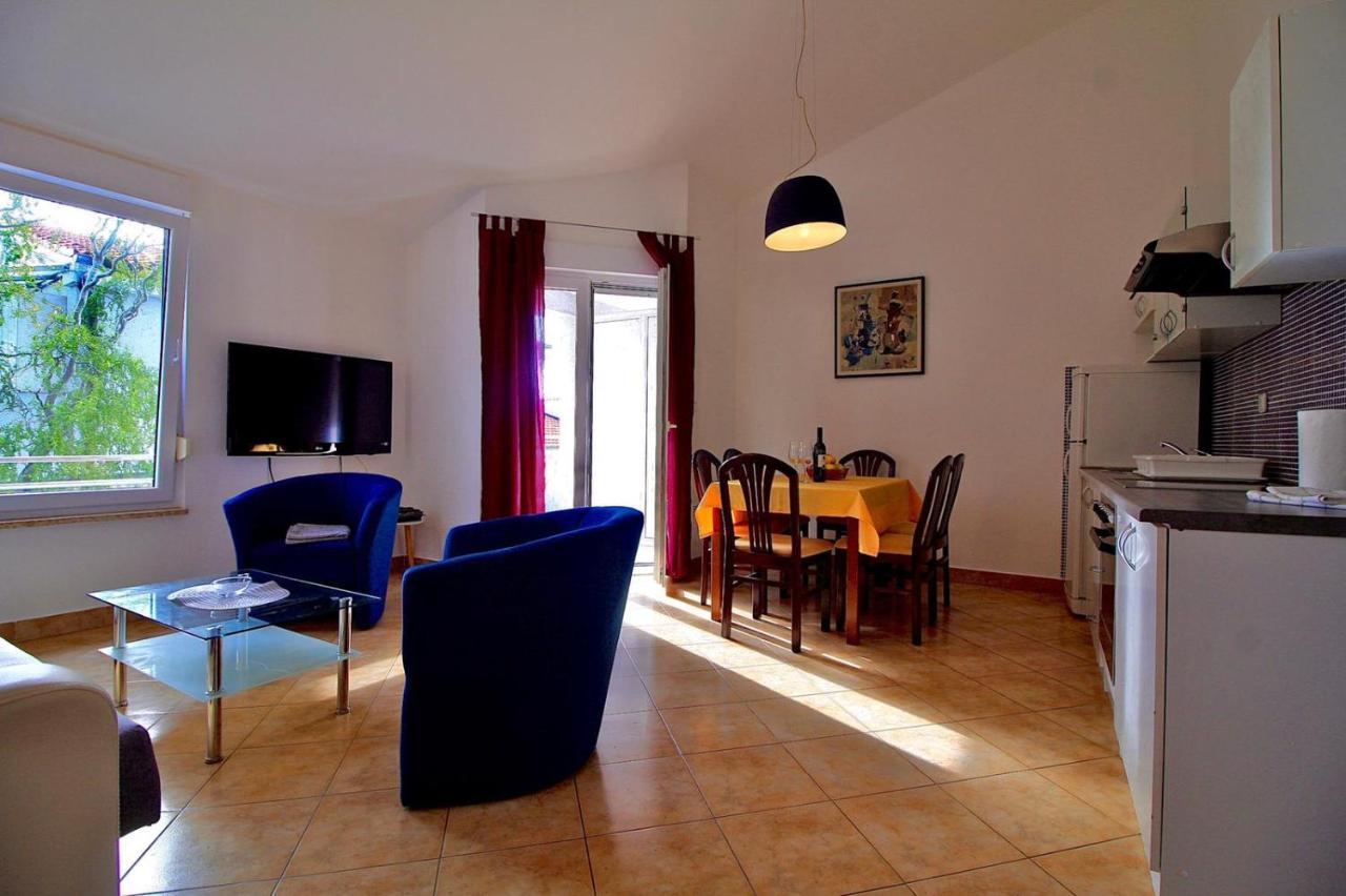 Apartman Maja Pjescana Pjescana Uvala Esterno foto