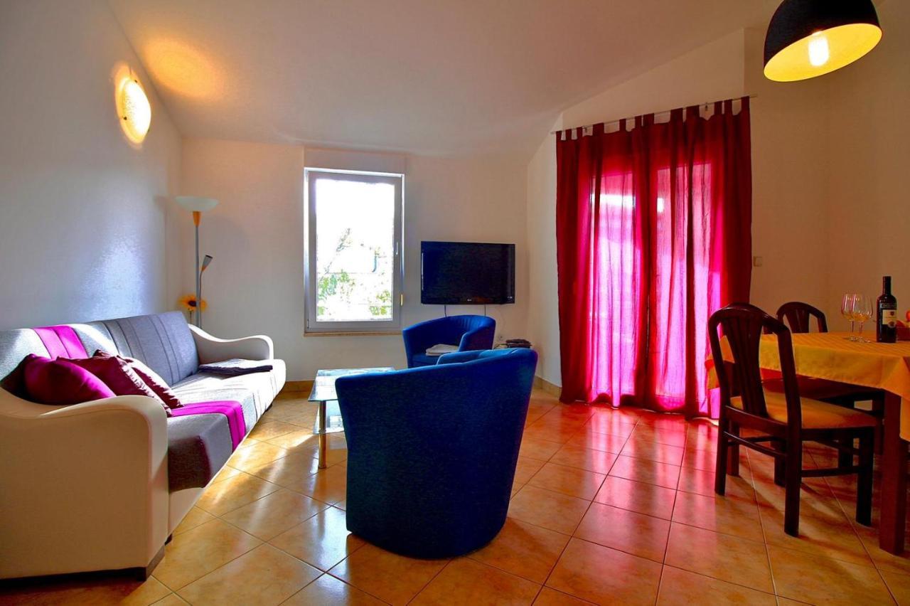 Apartman Maja Pjescana Pjescana Uvala Esterno foto