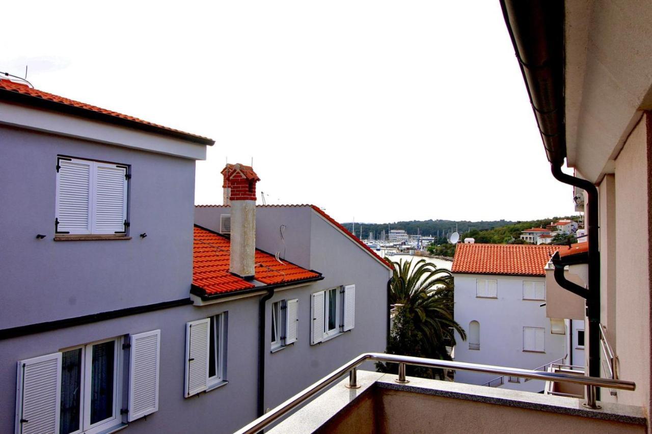 Apartman Maja Pjescana Pjescana Uvala Esterno foto