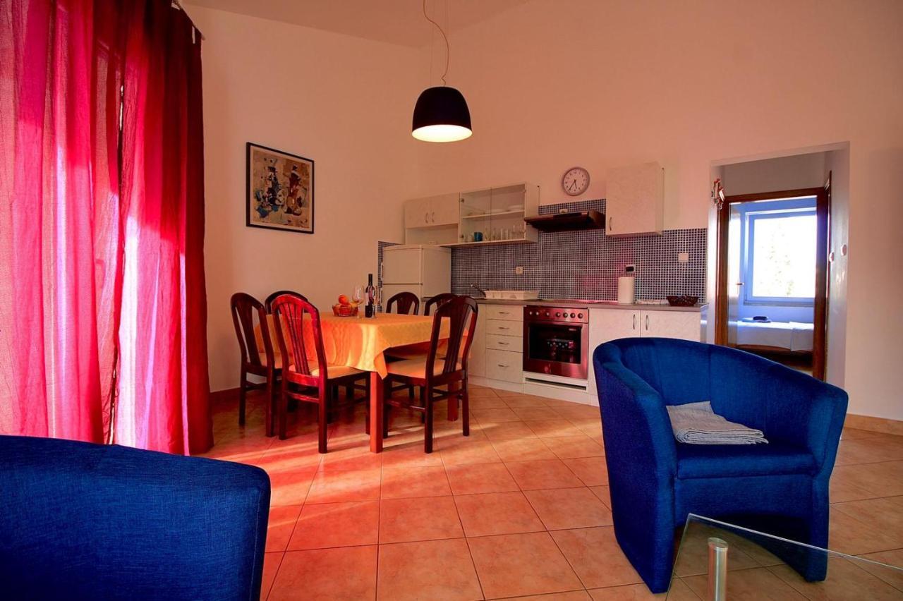Apartman Maja Pjescana Pjescana Uvala Esterno foto