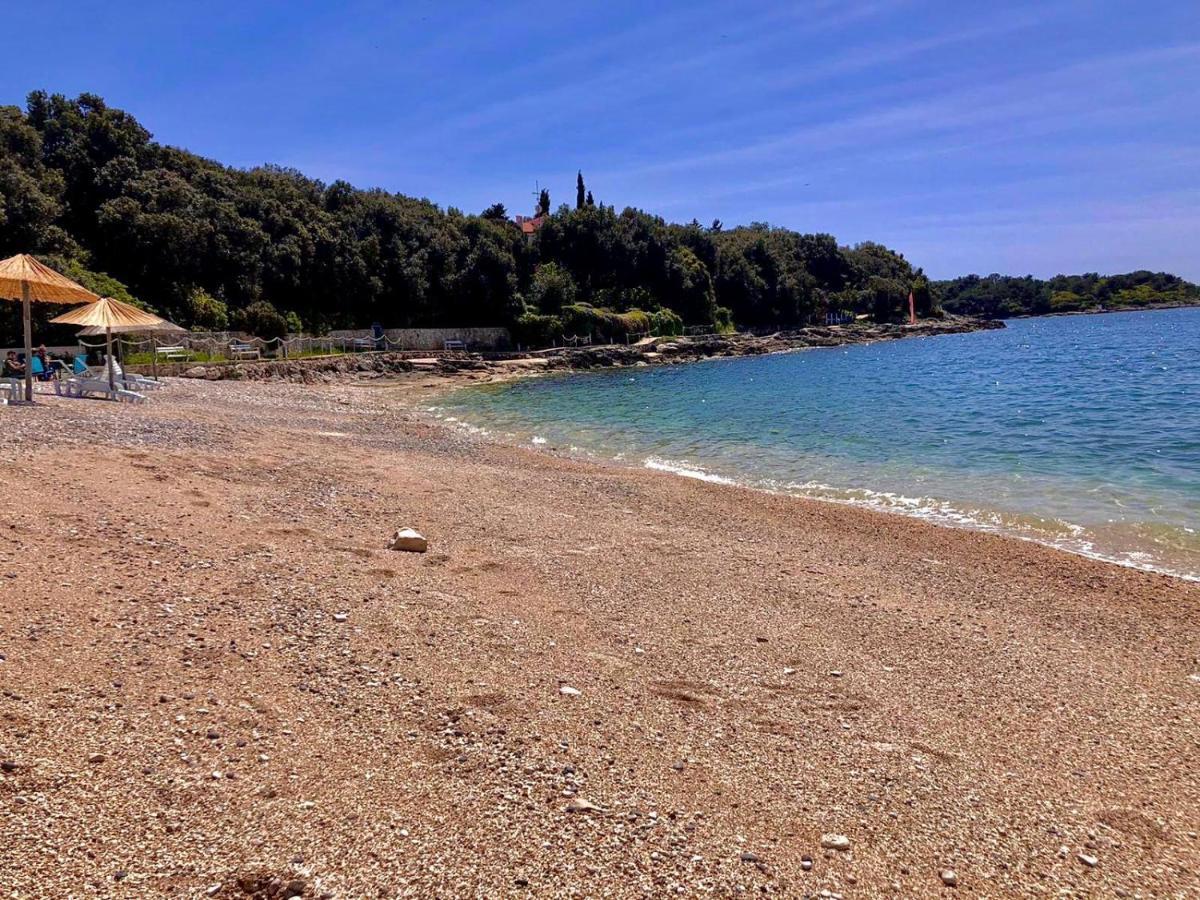 Apartman Maja Pjescana Pjescana Uvala Esterno foto