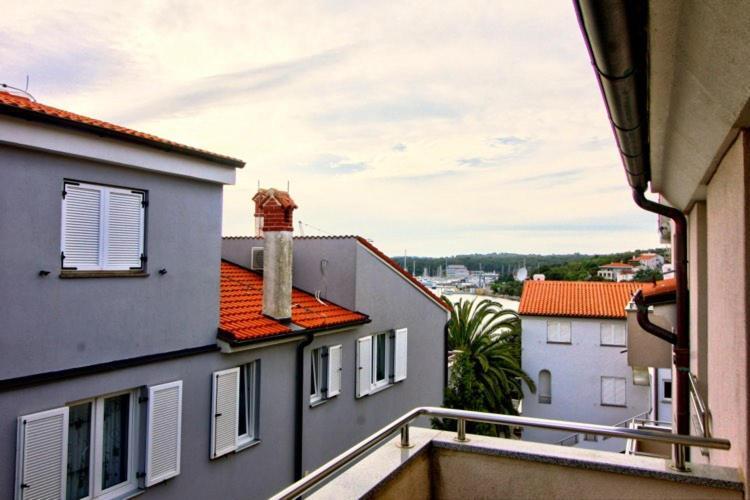 Apartman Maja Pjescana Pjescana Uvala Esterno foto